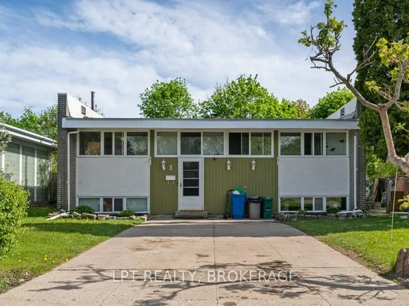 3 Holland Cres, Kingston, ON K7M 2V7