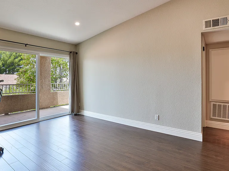 2320 Del Mar Way #305 — Photo 4