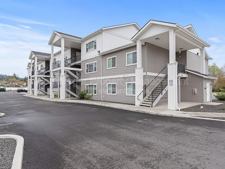 4th Ave Apartments — Photo 14