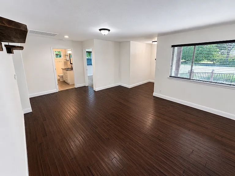 3682 Bay Ave — Photo 9