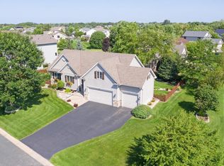 6432 Clearwater Creek Dr, Lino Lakes, MN 55038