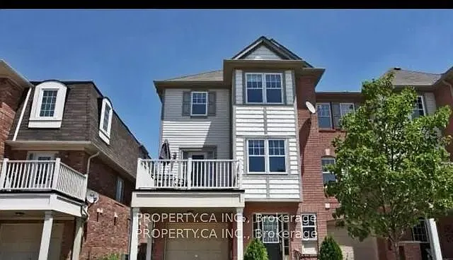 929 Sprague Pl — Photo 1