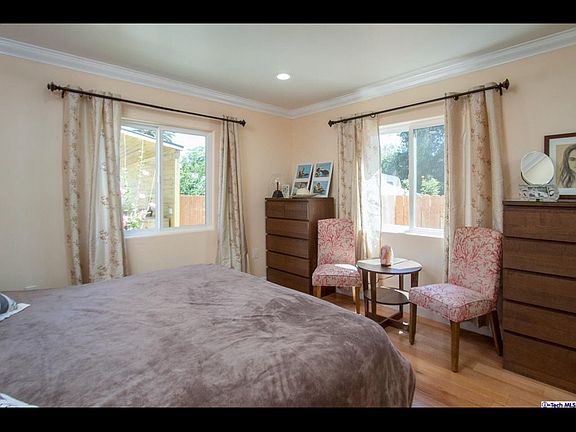 5th image of 1766 Navarro Ave
