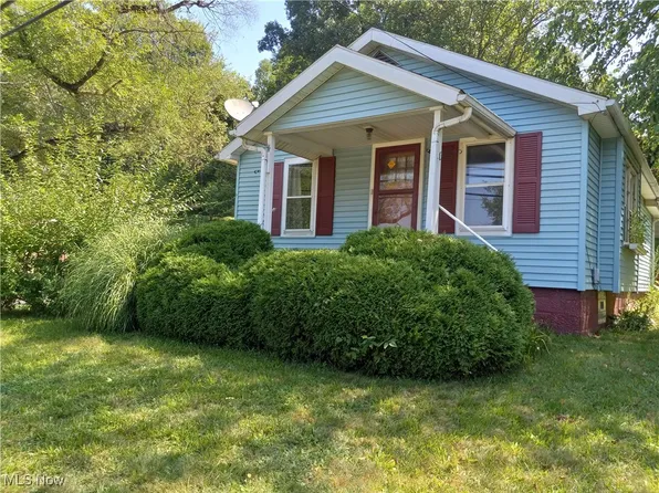8522 Cleveland Ave SE, Magnolia, OH 44643