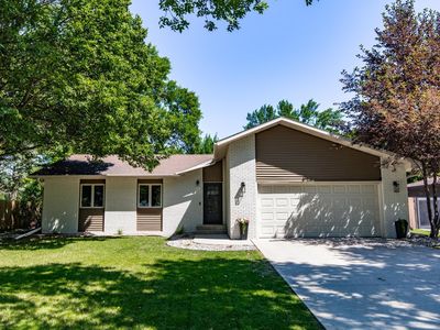 25 Birch Ln S, Fargo, ND, 58103