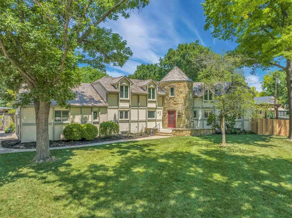 3 Hawthorne Ct, Newton, KS 67114