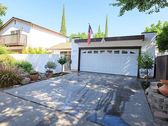 2nd image of 2737 La Palma Dr
