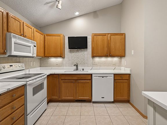 3rd image of 8752 Coffman Path