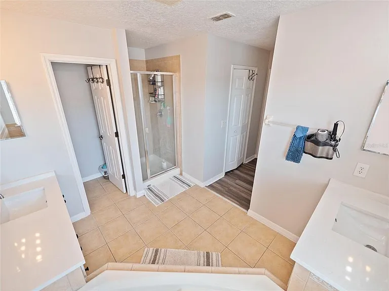 4904 Adair Oak Dr — Photo 5