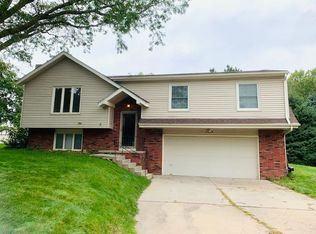 14935 Seward Plz, Omaha, NE 68154
