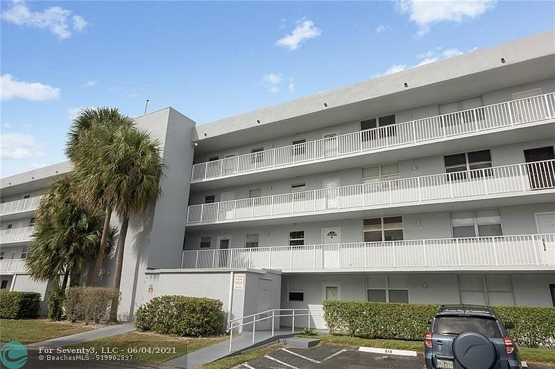 1st image of 120 Royal Park Dr APT 1F