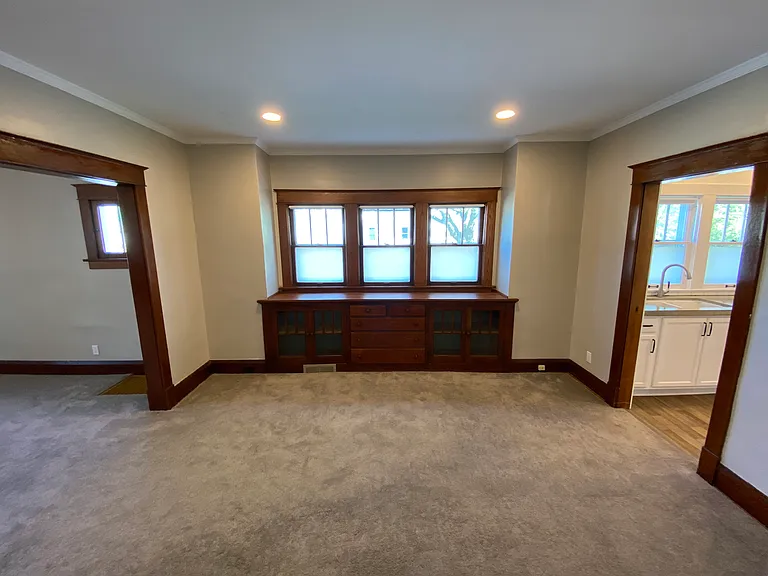 324 Paine Ave — Photo 6