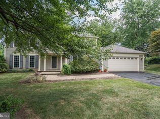 5 Clapham Ct, Sterling, VA 20165