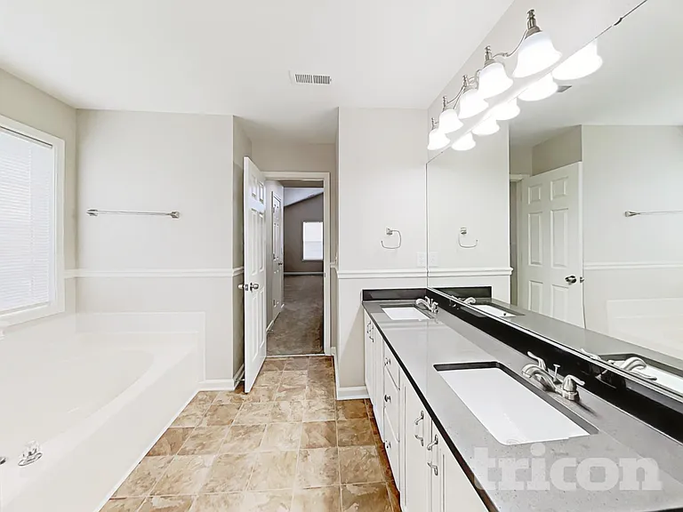 113 Elgin Ln — Photo 9