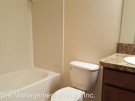 2nd image of 11019 Savannah Landing Cir