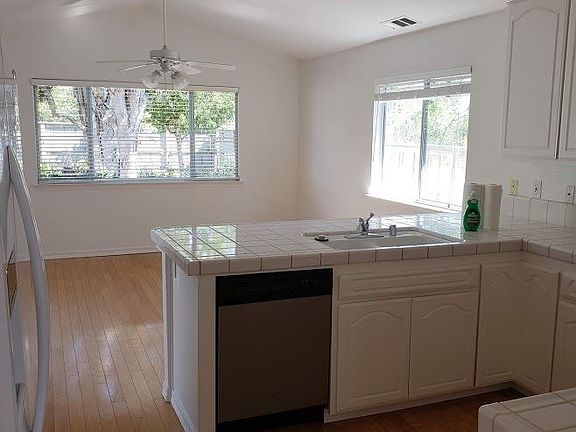 4th image of 1153 Rosemary Ct