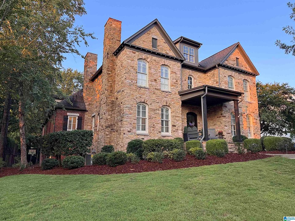 1st image of 628 Founders Park Dr W