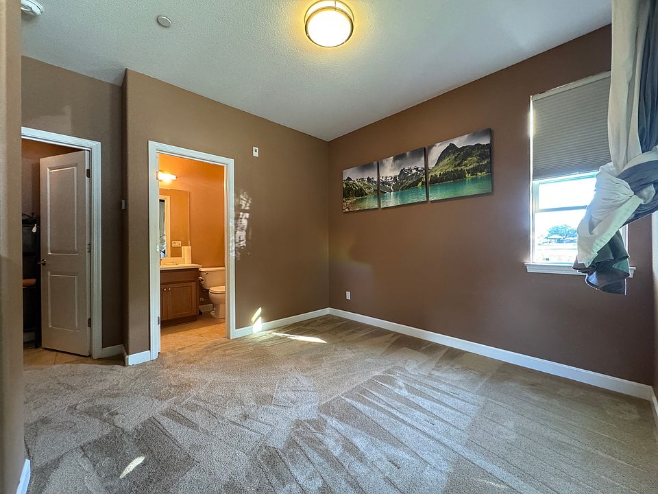 1st image of 570 De Guigne Dr