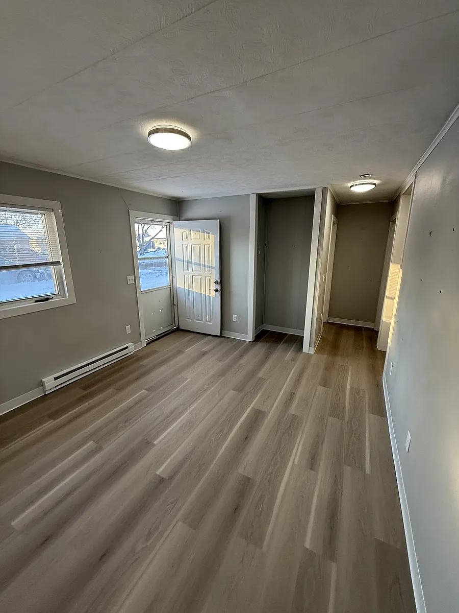 Building Photo - 1126-1128 Sunset Ave #1126