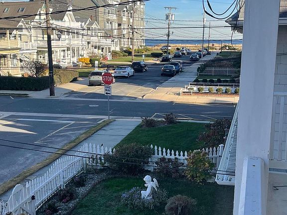 3rd image of 22 Atlantic Avenue