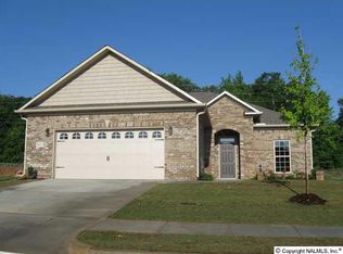 305 Lady Hawk Ln, Huntsville, AL 35824