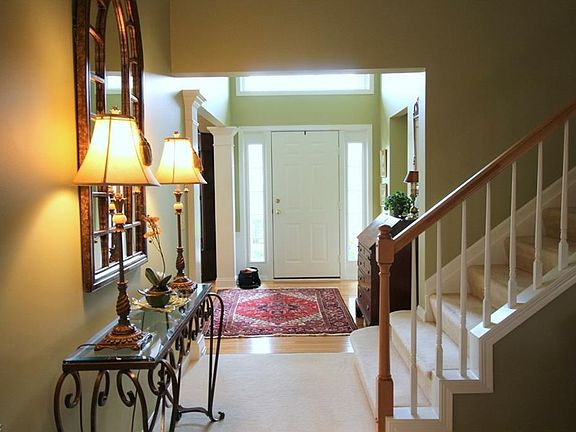 2nd image of 595 Mock Orange Cir