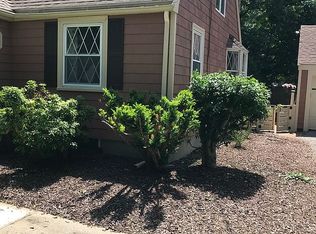 51 Crest Rd, Lynnfield, MA 01940