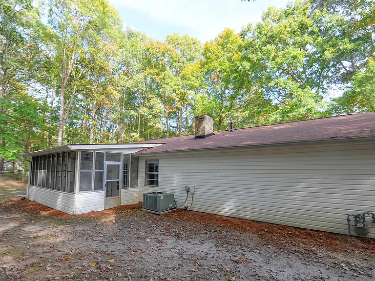 125 Brooks Dr — Photo 17