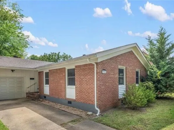 9322 Grove Ave, Norfolk, VA 23503