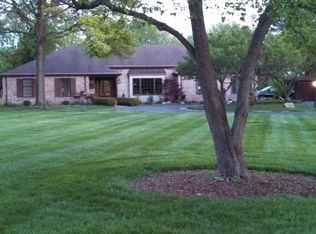 1256 Old Trail Rd, Maumee, OH 43537