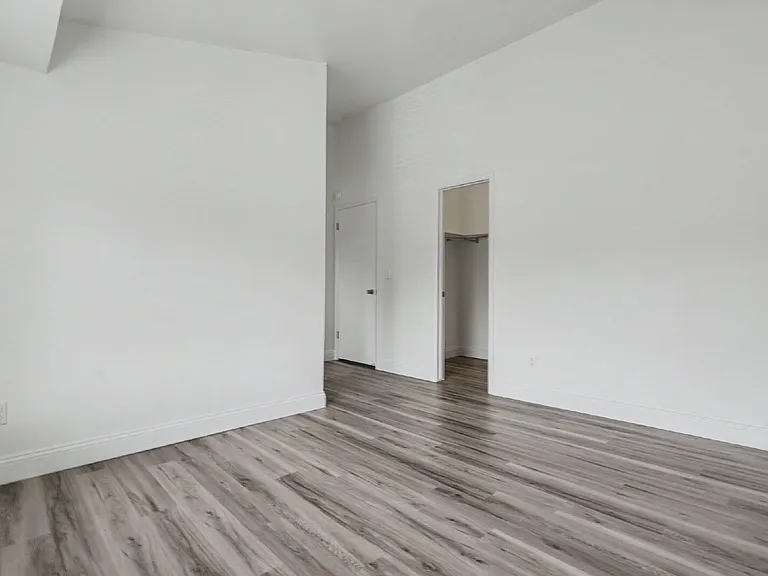 862 London Green Way — Photo 18