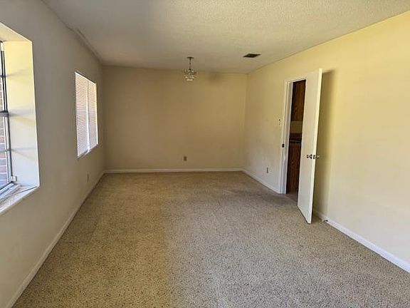 3rd image of 1401 Eleanor Dr