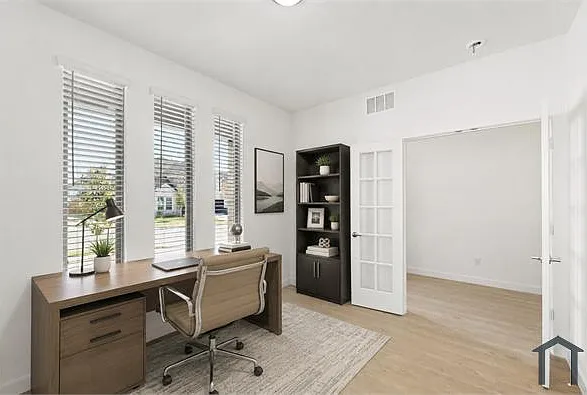 2020 Stonebrook St — Photo 4
