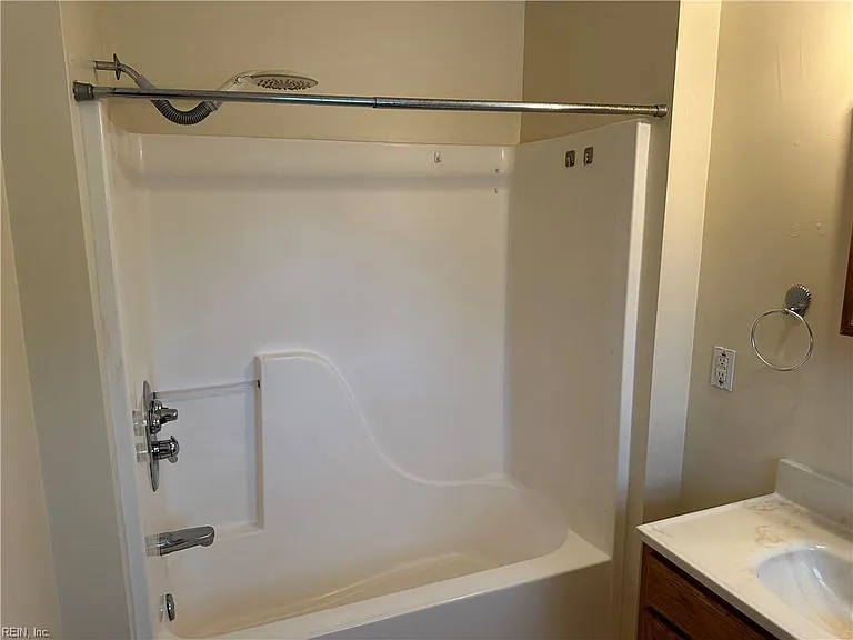 940 Redwood Cir — Photo 17