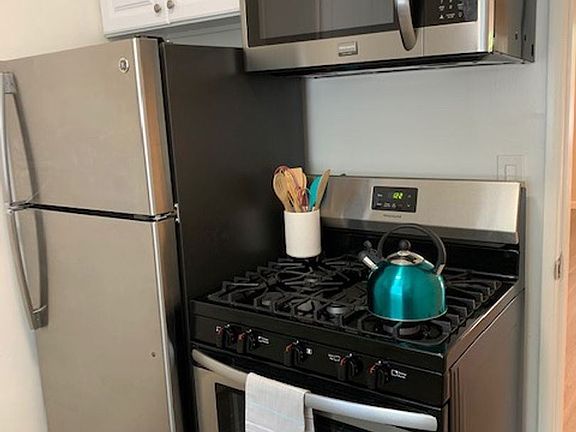 4th image of 361 S Oakland Ave APT 2