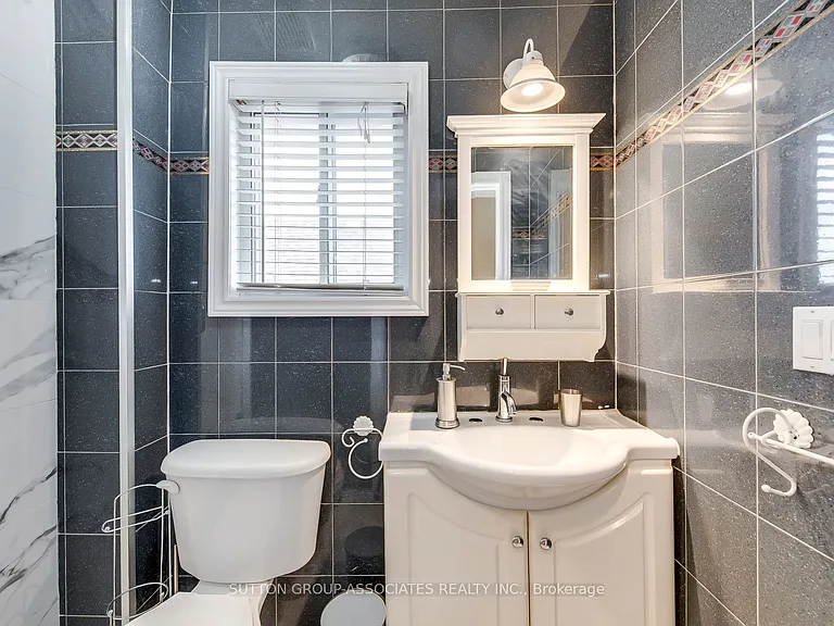3564 Eglinton Ave W #2 — Photo 21