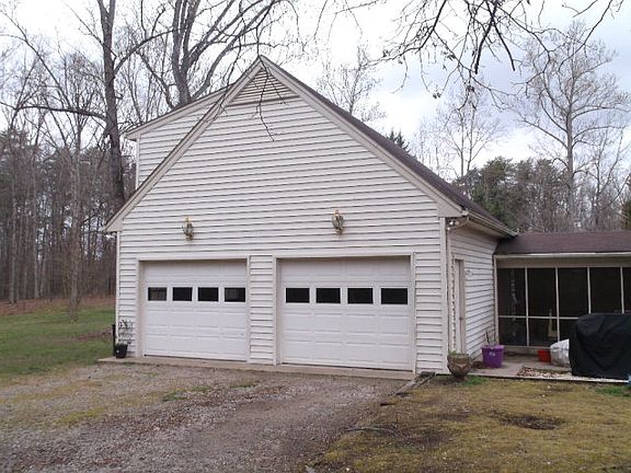 3rd image of 477 Duncan Dr