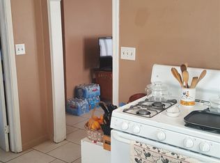 305 1/2 Water St, Bakersfield, CA 93305