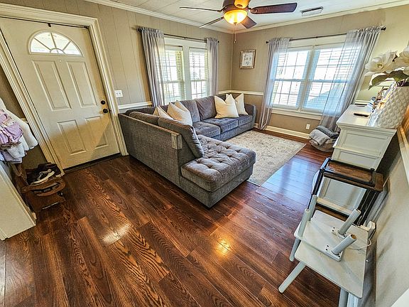 4th image of 813 Shelbyview Dr