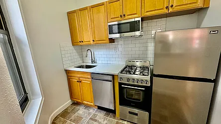 Rented by HOLTON REAL ESTATE INC.