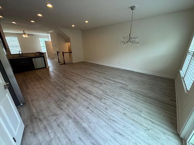 721 Suffield Way — Photo 15
