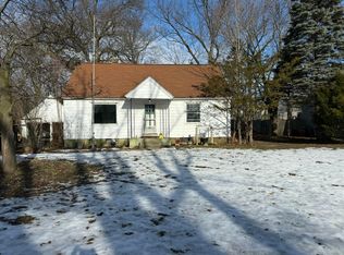 99 Vanderveen Ave, Holland, MI 49424