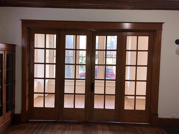 5th image of 425 W Walnut St