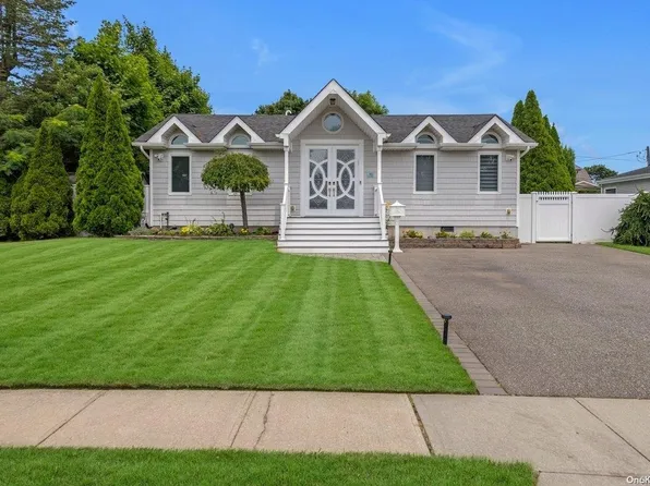 19 Havemeyer Lane, Commack, NY 11725