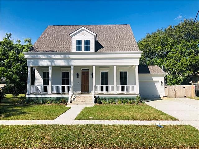 1st image of 40 Chatham Dr