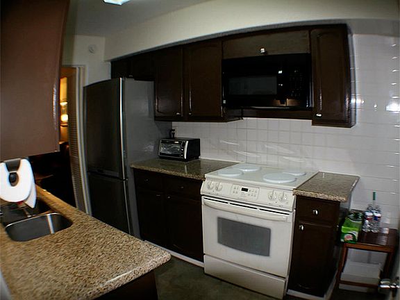 5th image of 414 N Post Oak Ln #414