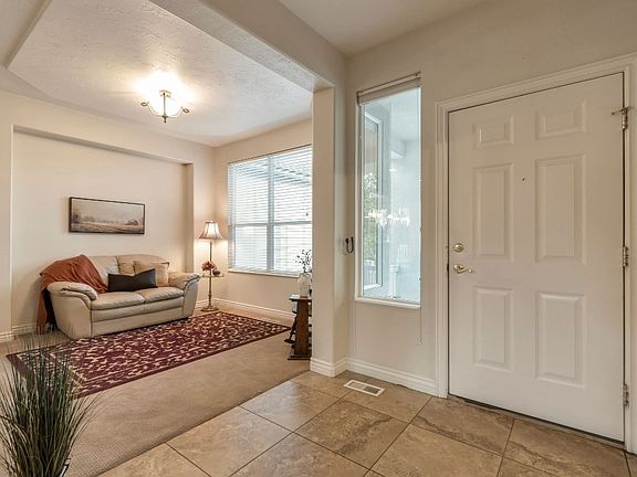 4th image of 1476 W Renaissance Pl