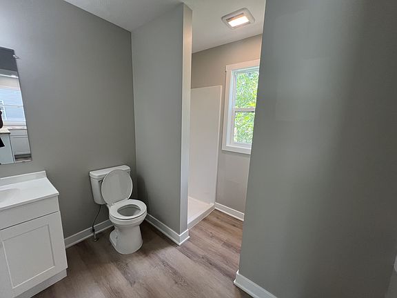 5th image of 528 Oak Ave #3