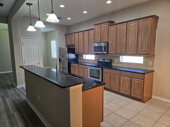 3rd image of 3637 Summerwind Cir