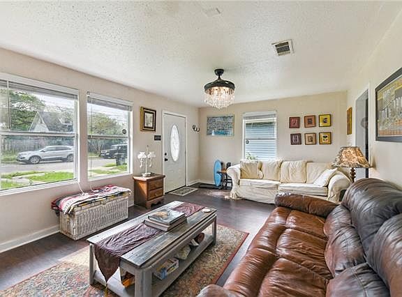 5th image of 4813 Touro St